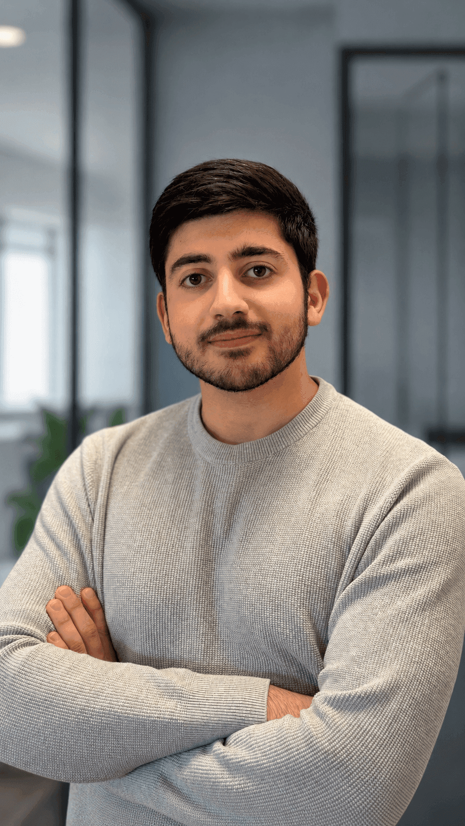Professional portrait of Vahan Papyan